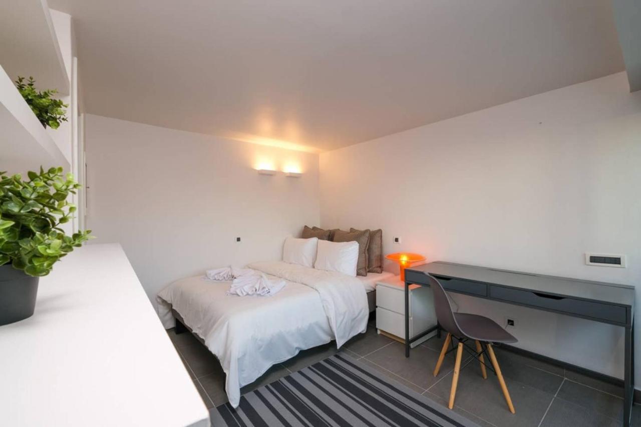 Urban Luxury Homm Apt. In Deinokratous Str. Apartment Athens Exterior photo